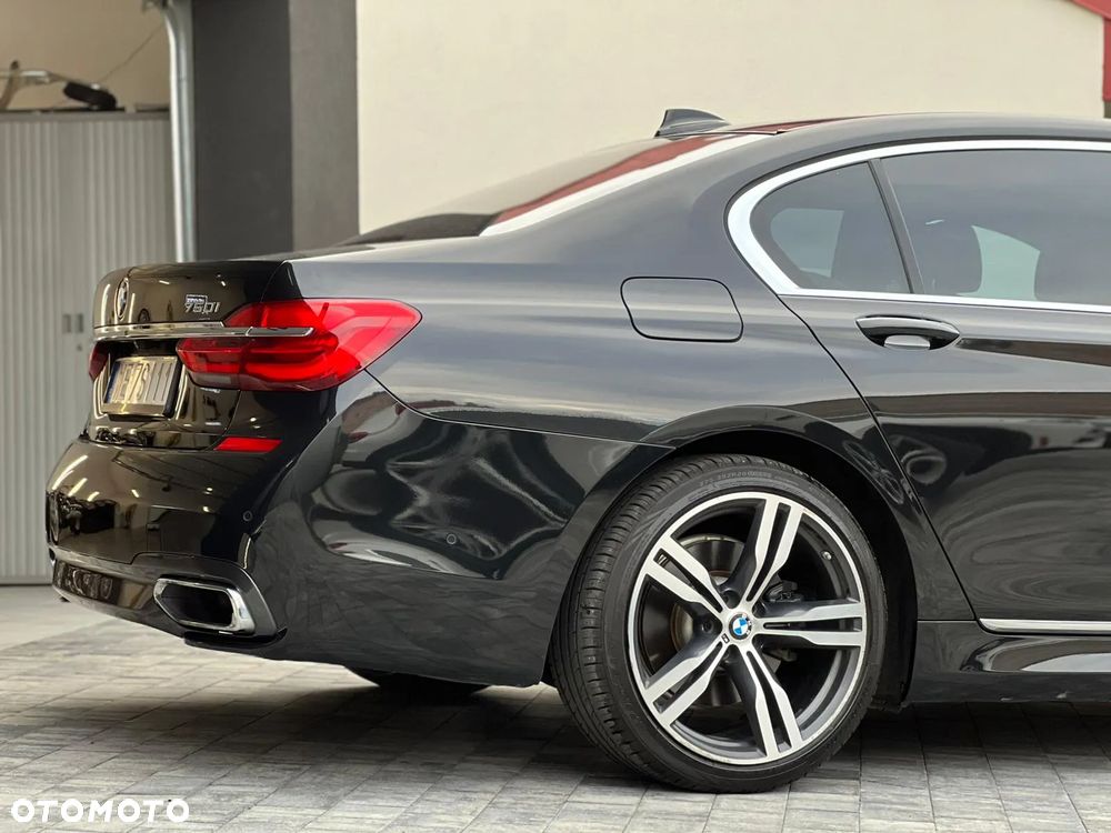 BMW Seria 7 750Li Edition Exclusive - 12