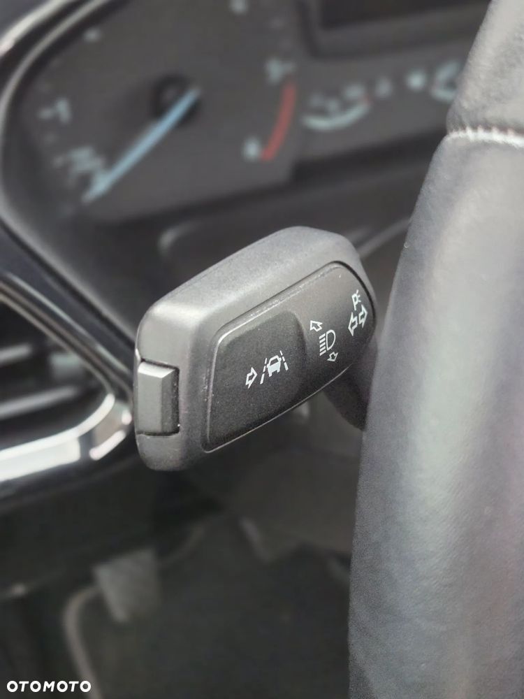 Ford Fiesta 1.5 TDCi S&S TITANIUM - 11