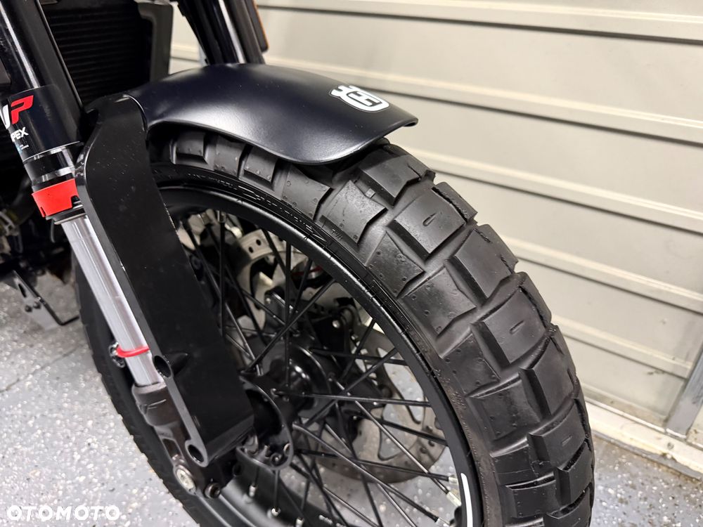 Husqvarna Svartpilen - 8