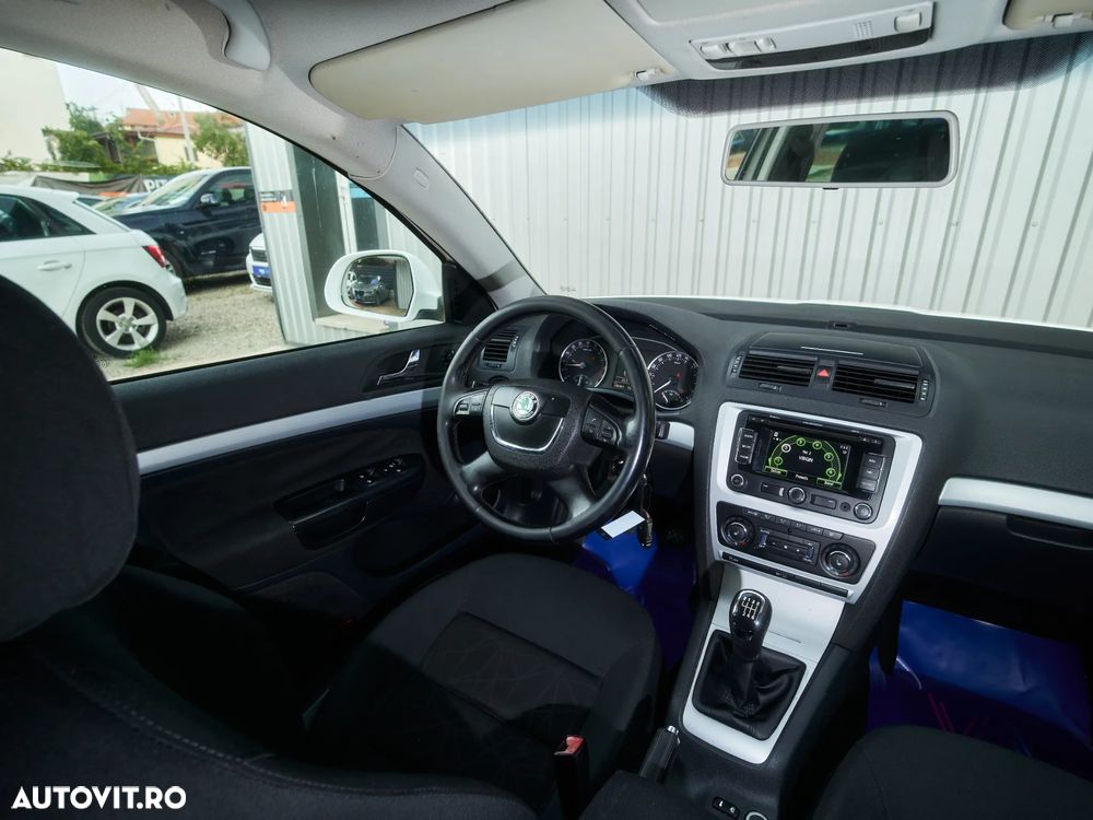 Skoda Octavia 2.0 TDI DPF Elegance - 11
