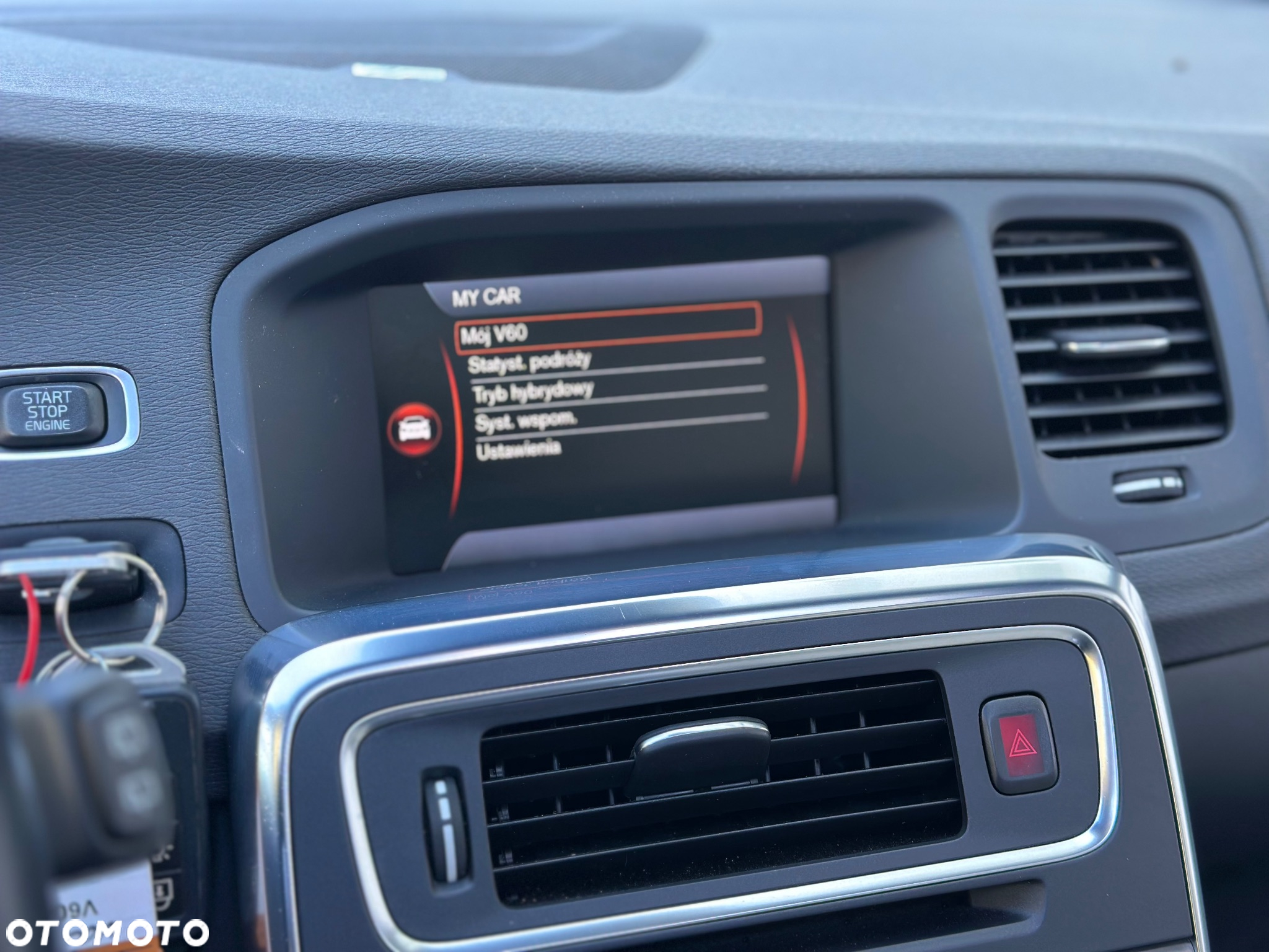 Volvo V60 D6 AWD Plug-in Hybrid Momentum - 28