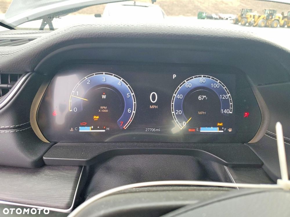 Jeep Grand Cherokee - 13