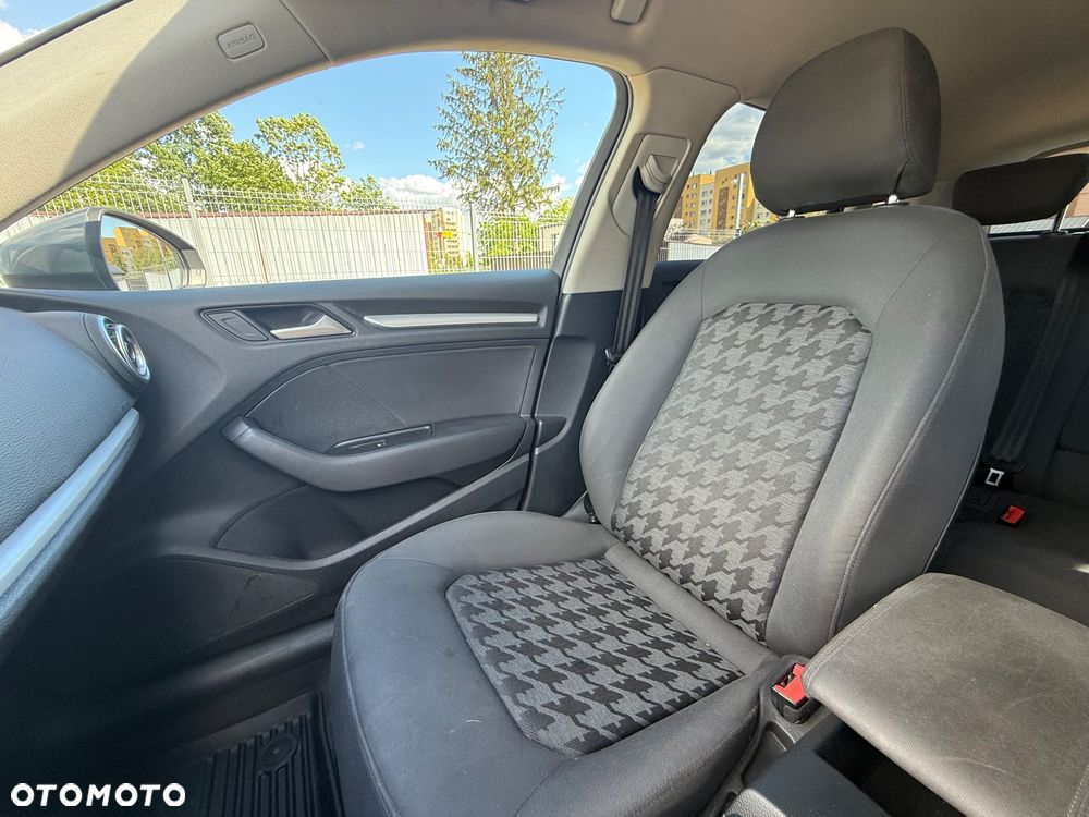 Audi A3 Sportback - 13