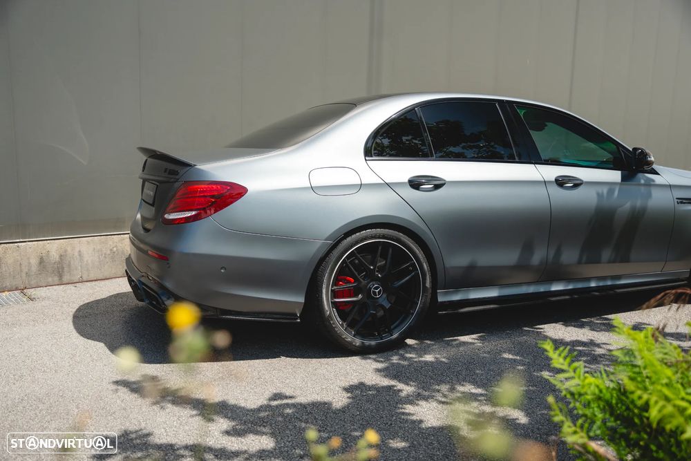 Mercedes-Benz E 63 AMG S 4-Matic+ - 27