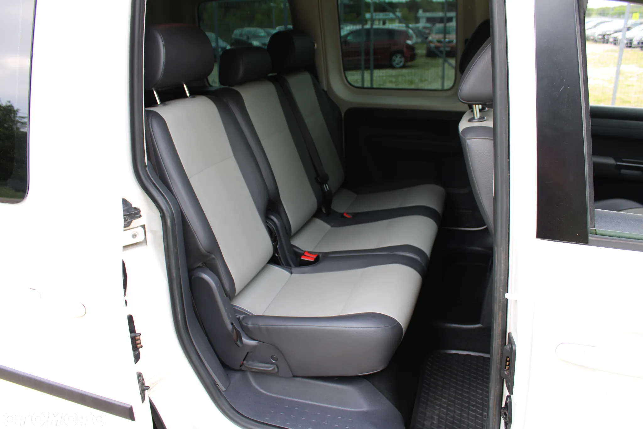Volkswagen Caddy - 26