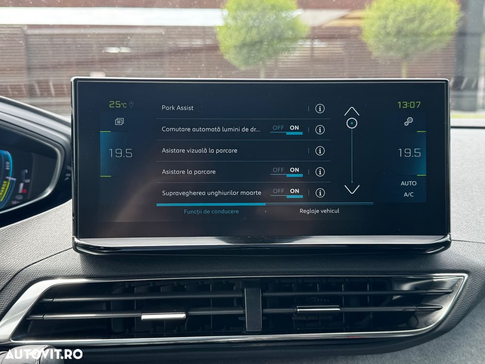 Peugeot 3008 225 e-EAT8 GT - 34
