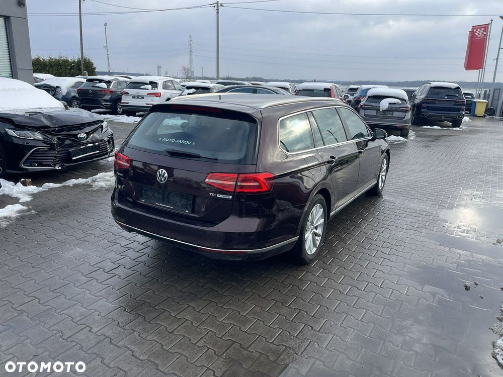 Volkswagen Passat - 2