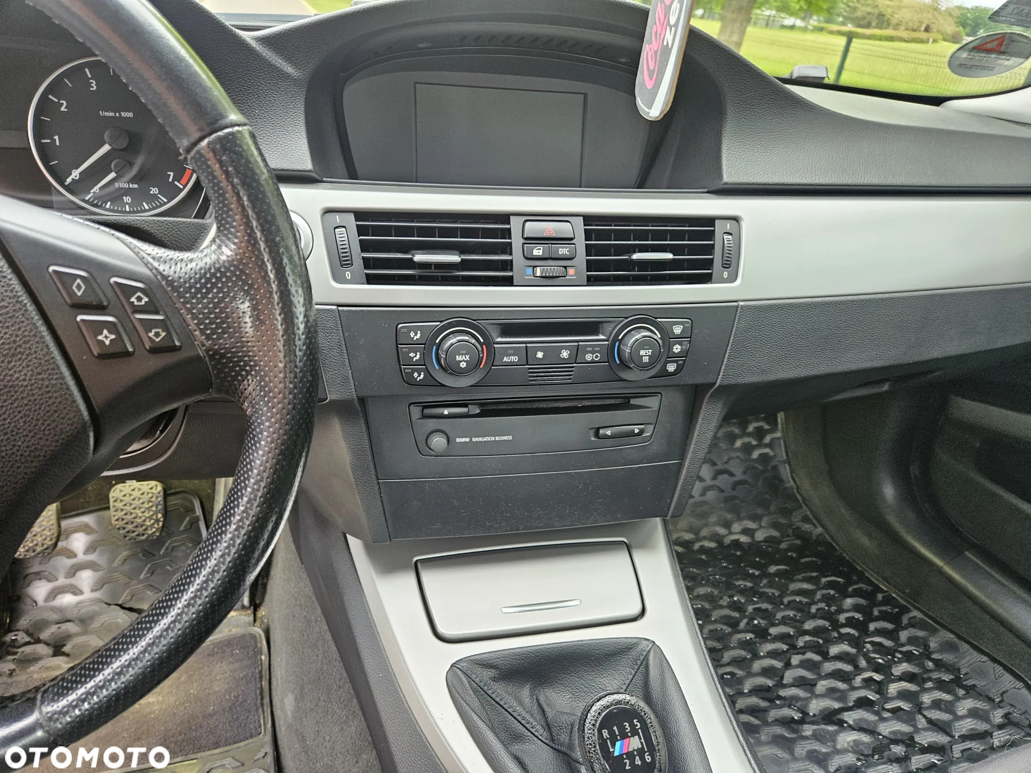 BMW Seria 3 318i - 14