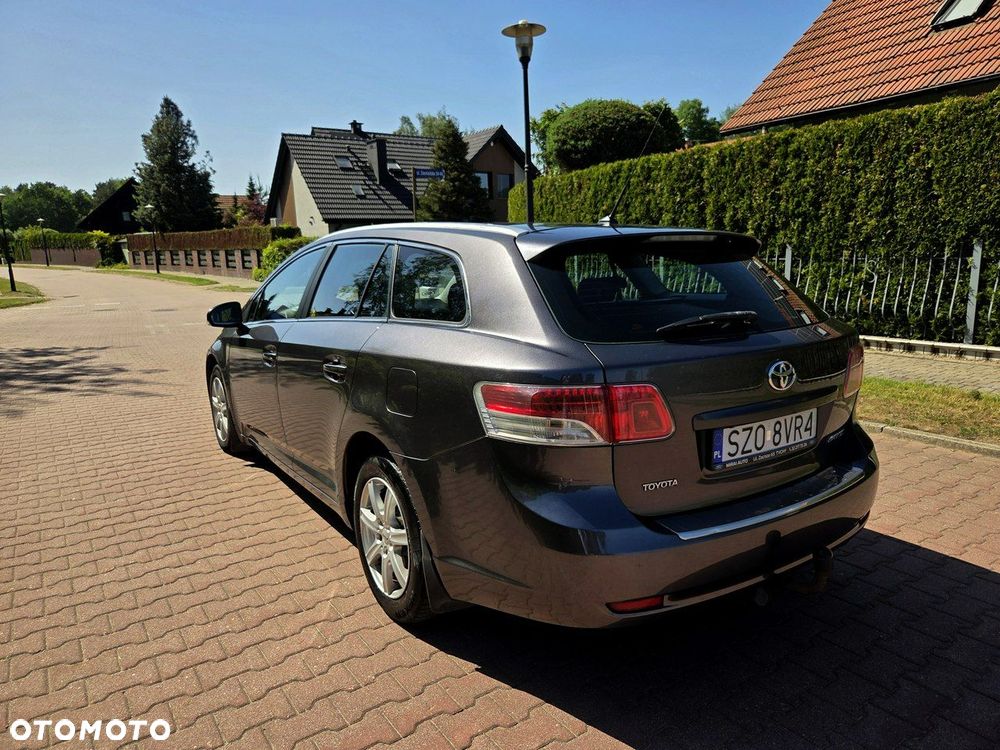 Toyota Avensis 2.0 D-4D - 4