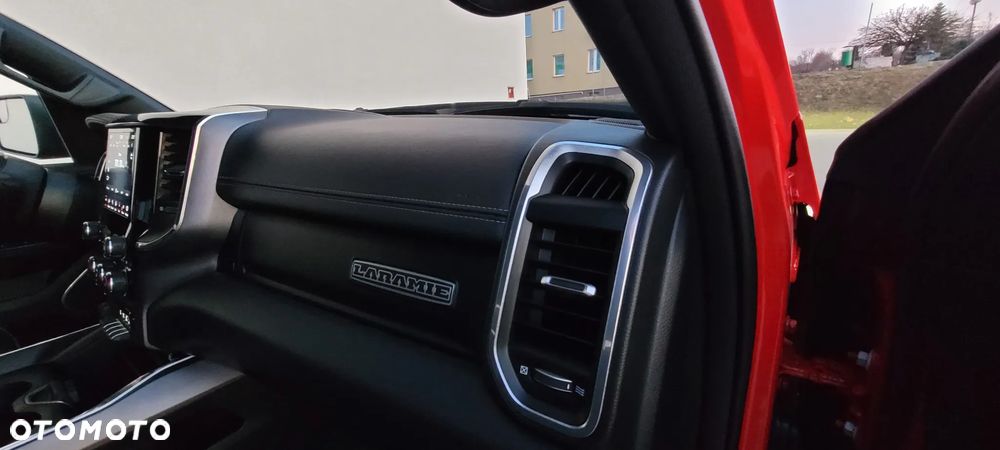 RAM 1500 Crew Cab Shortbed Laramie - 20