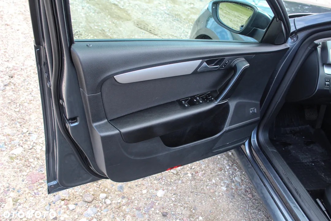 Volkswagen Passat Variant 2.0 TDI DSG BlueMotion Technology Comfortline - 20