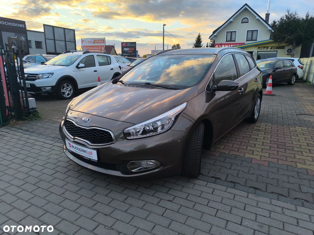 Kia Ceed 1.6 CRDi 128 Dream Team Edition - 6