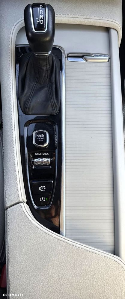 Volvo V90 Cross Country - 17