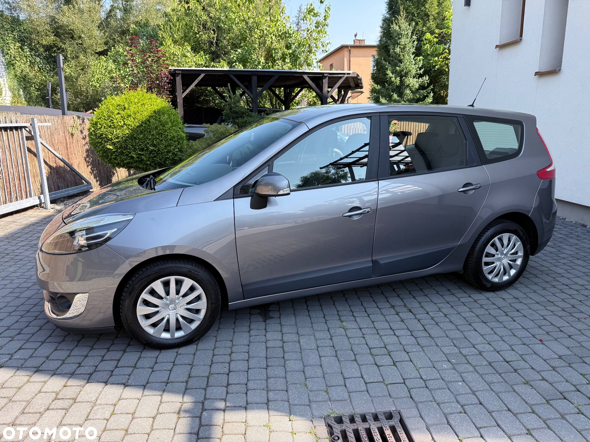 Renault Grand Scenic 1.6 16V 110 Paris - 8