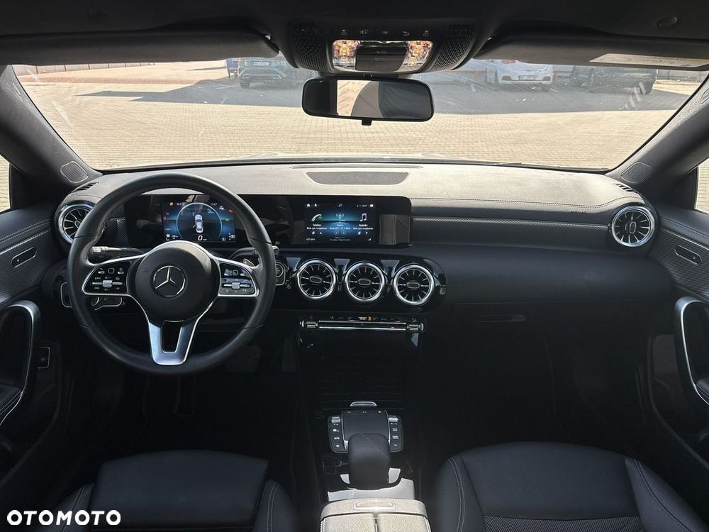 Mercedes-Benz CLA 180 7G-DCT Progressive - 13