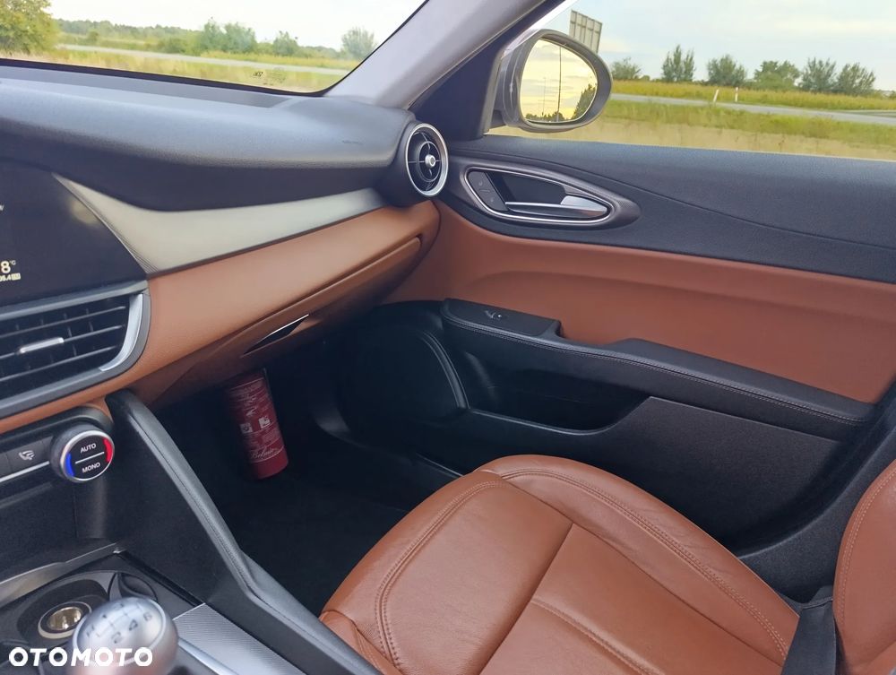Alfa Romeo Giulia 2.2 Super - 30