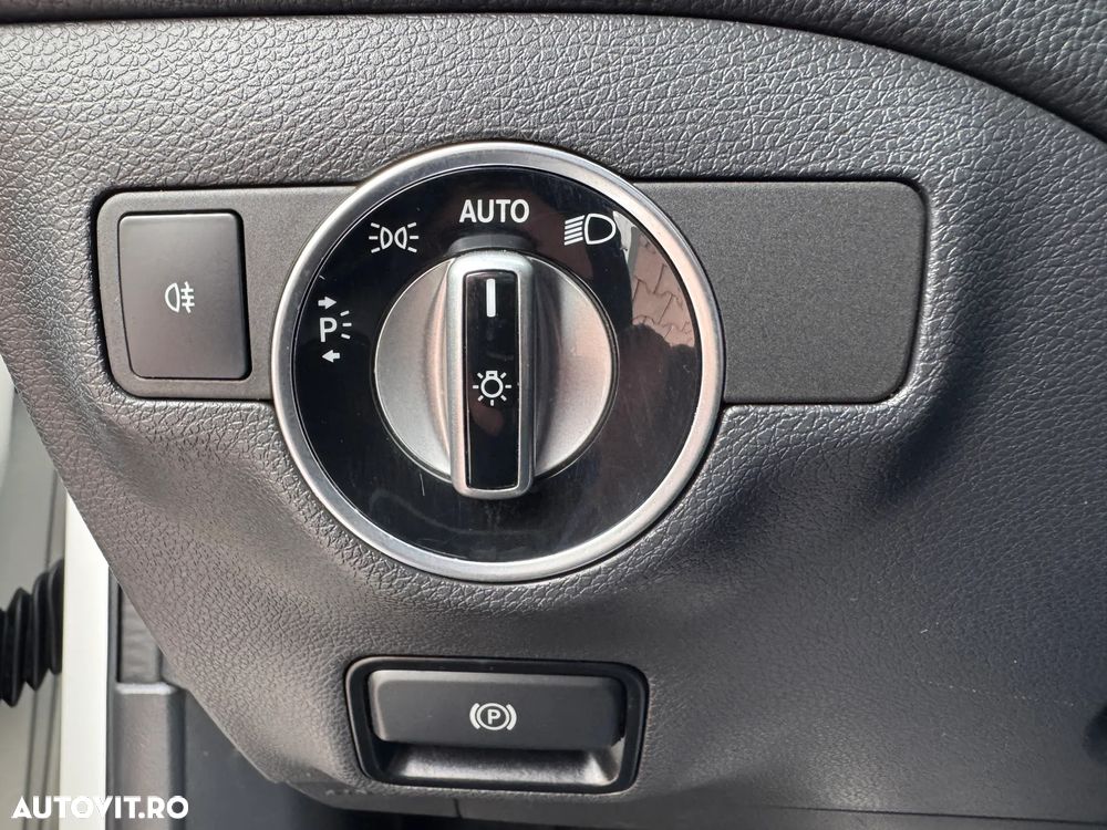 Mercedes-Benz GLA 200 d 7G-DCT UrbanStyle Edition - 32