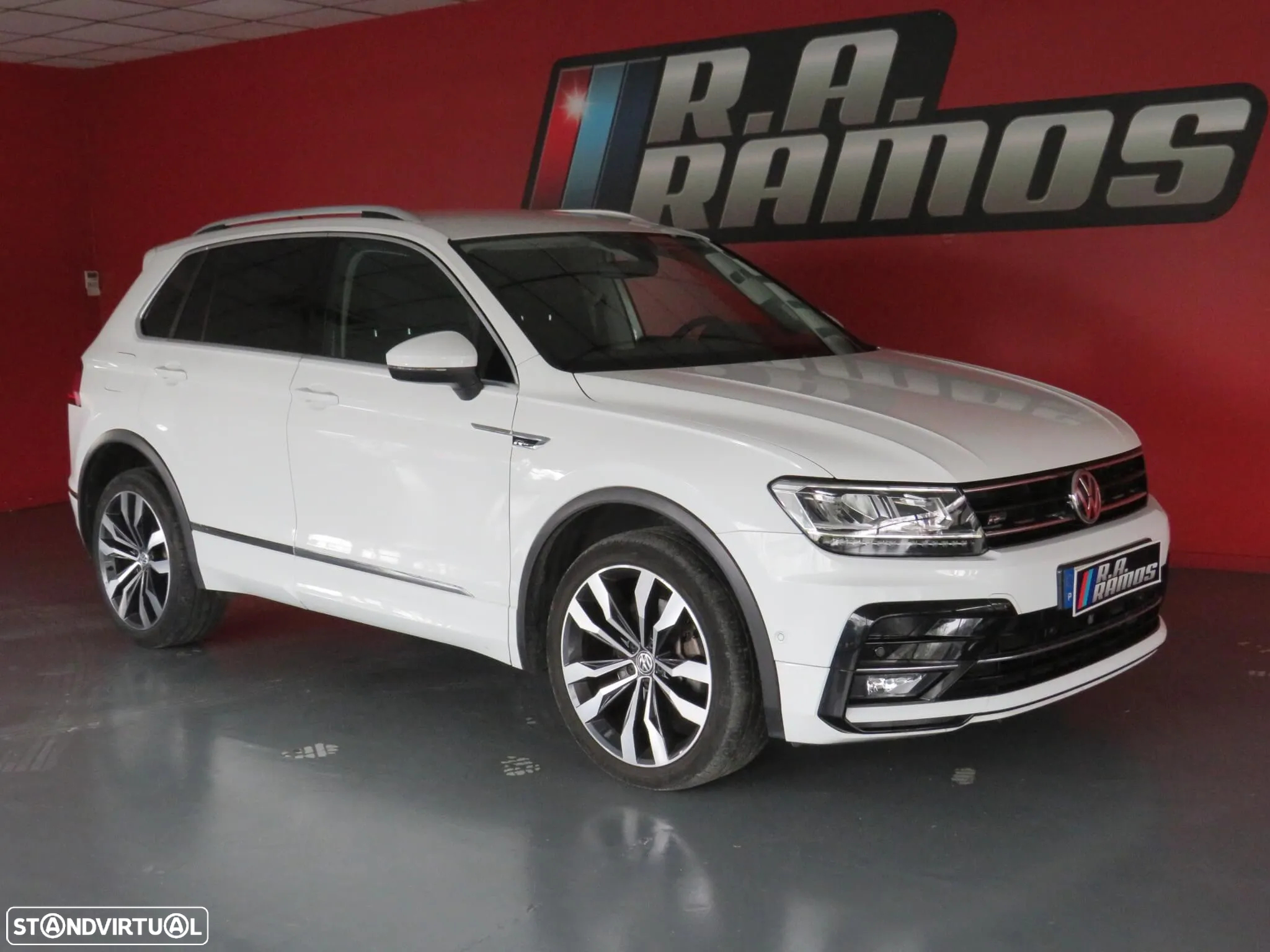VW Tiguan 2.0 TDI R-Line DSG 4Motion - 4