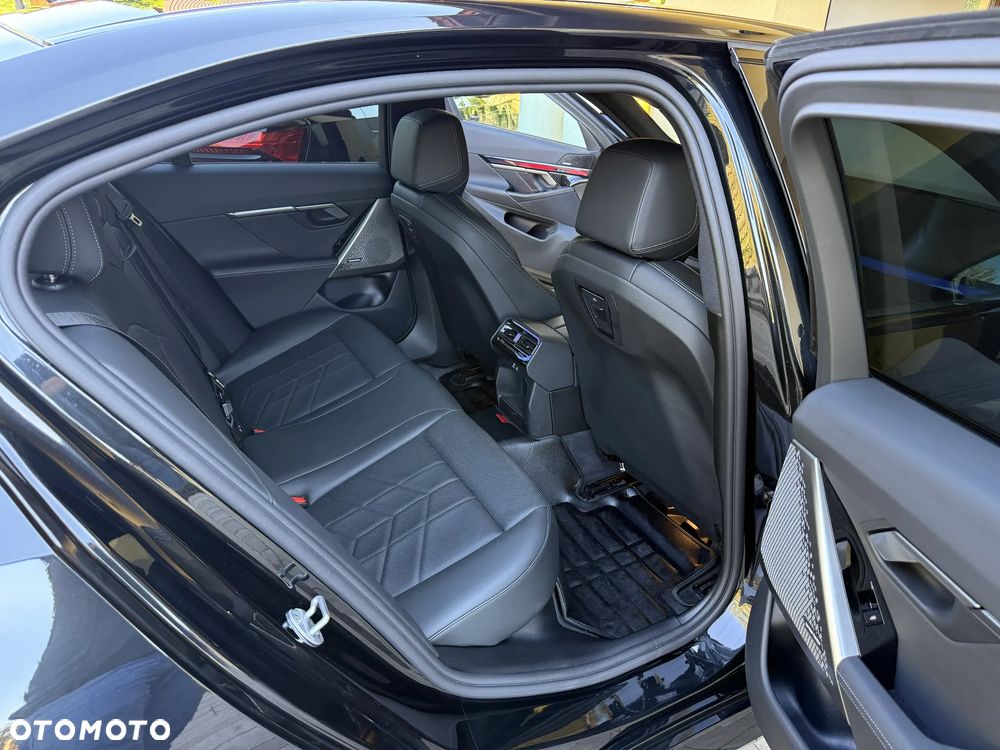 BMW Seria 5 520d xDrive mHEV M Sport - 15