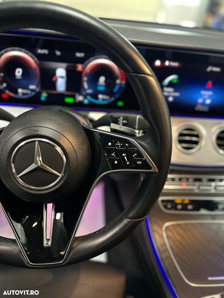 Mercedes-Benz E - 12