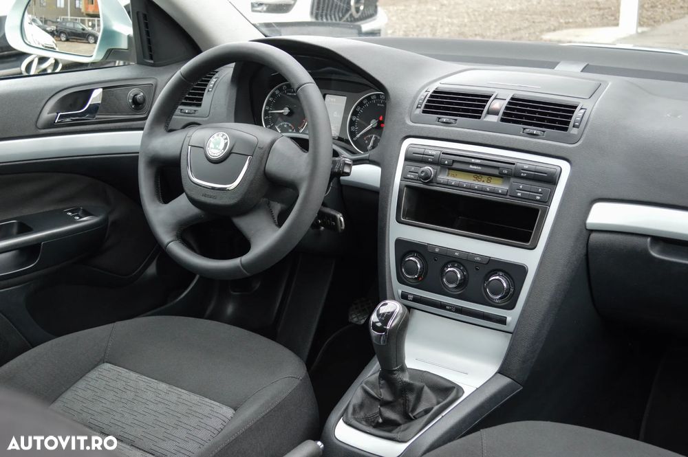 Skoda Octavia 1.6 TDI DPF Elegance - 4