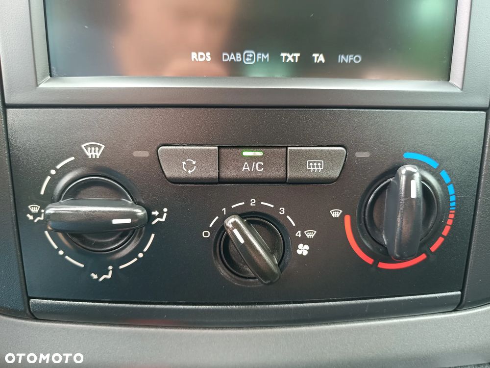Citroën Berlingo Multispace BlueHDi 100 SELECTION - 28