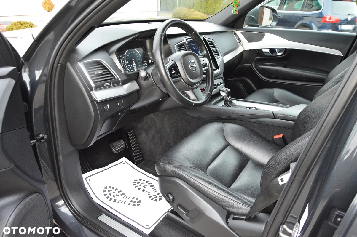 Volvo XC 90 - 23