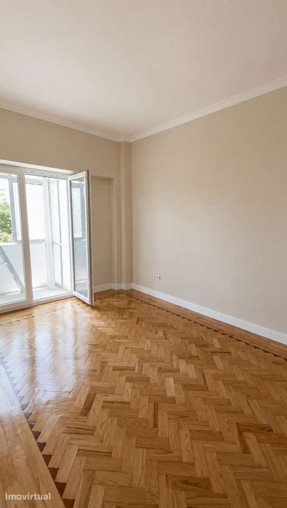 Arrenda-se apartamento T2 remodelado em Benfica - Lisboa - Grande imagem: 3/6