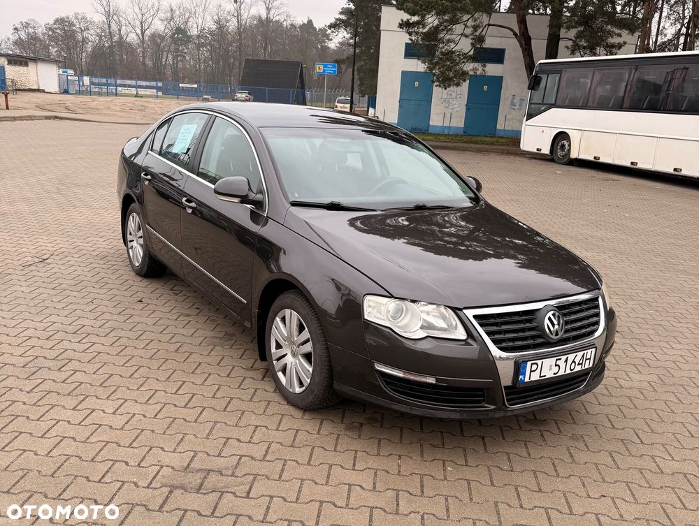 Volkswagen Passat 2.0 TDI Comfortline - 8