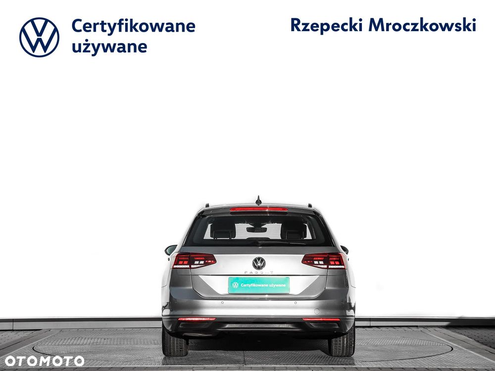Volkswagen Passat 2.0 TDI Business DSG - 6