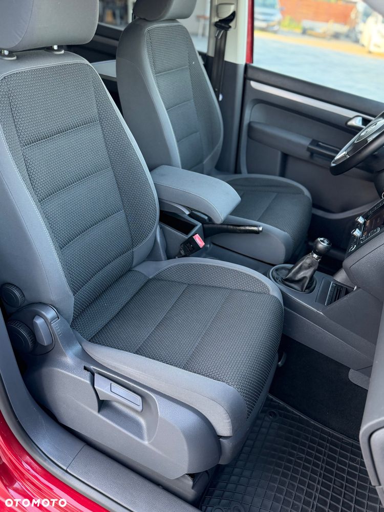 Volkswagen Touran 1.6 TDI DPF BlueMot Comfortline - 16