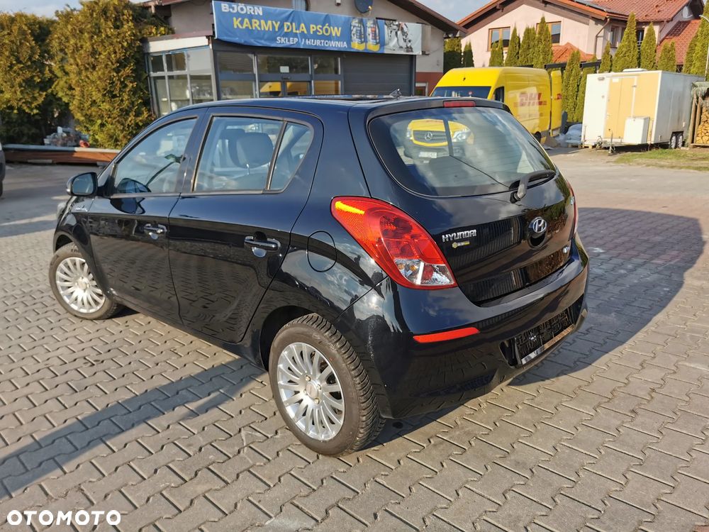 Hyundai i20 1.1 CRDi Intro Edition - 3