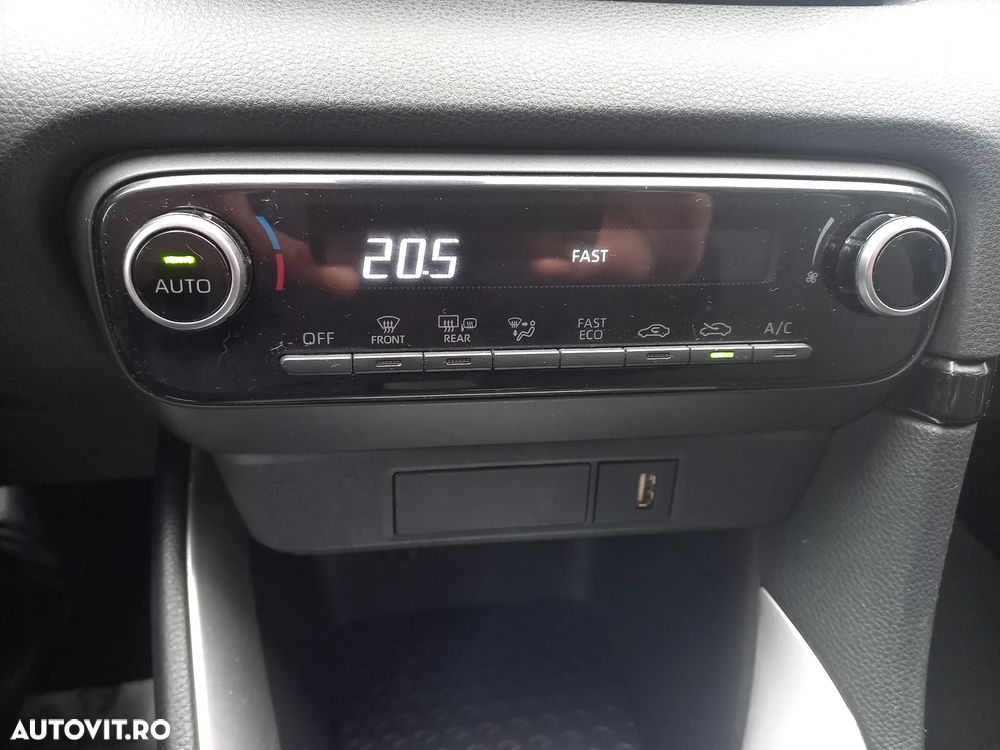 Toyota Yaris 1.5 VVT-i HSD Active - 21