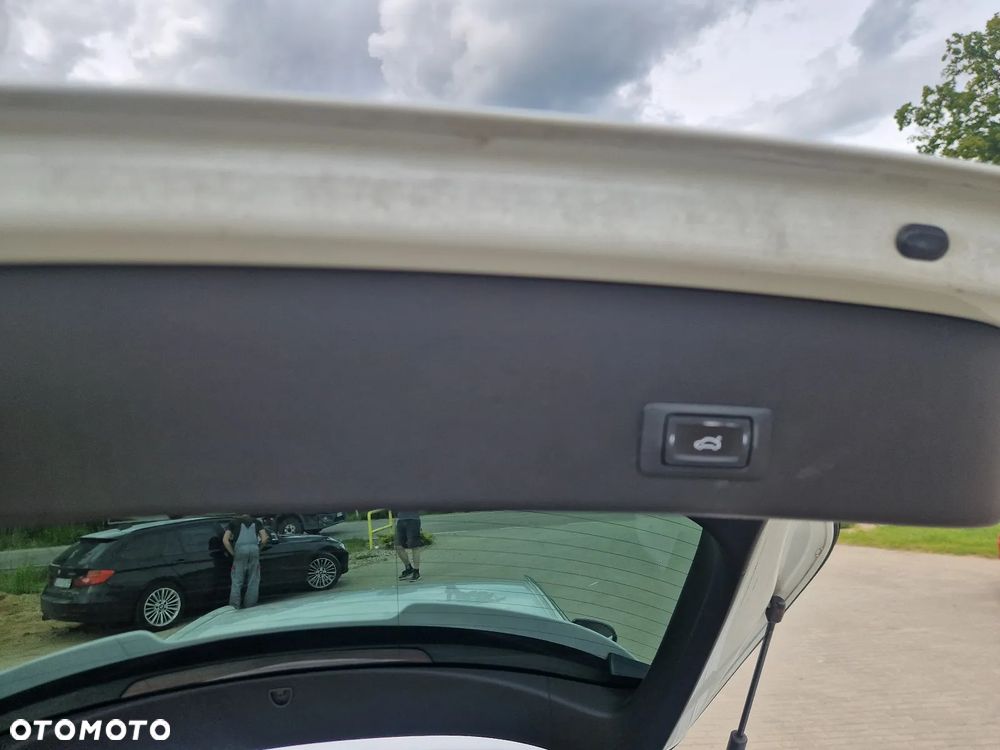 Audi A6 Avant 3.0 TDI quattro S tronic - 32