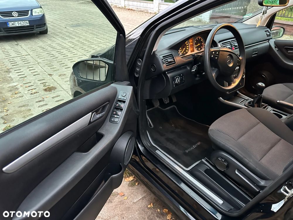 Mercedes-Benz Klasa B 200 Special Edition - 14