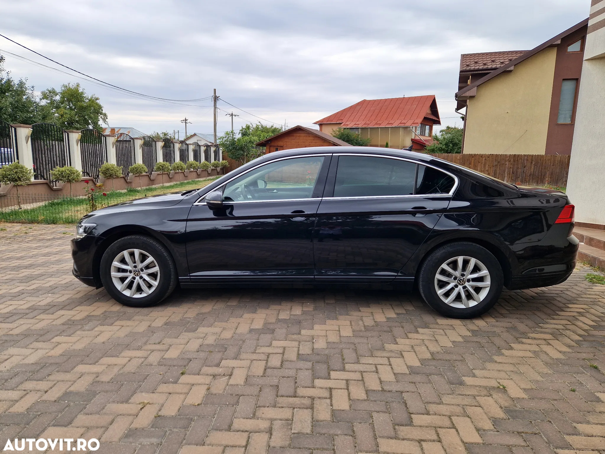 Volkswagen Passat 2.0 TDI DSG Comfortline - 3