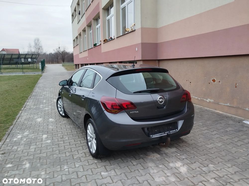 Opel Astra 1.6 Easytronic Cosmo - 24