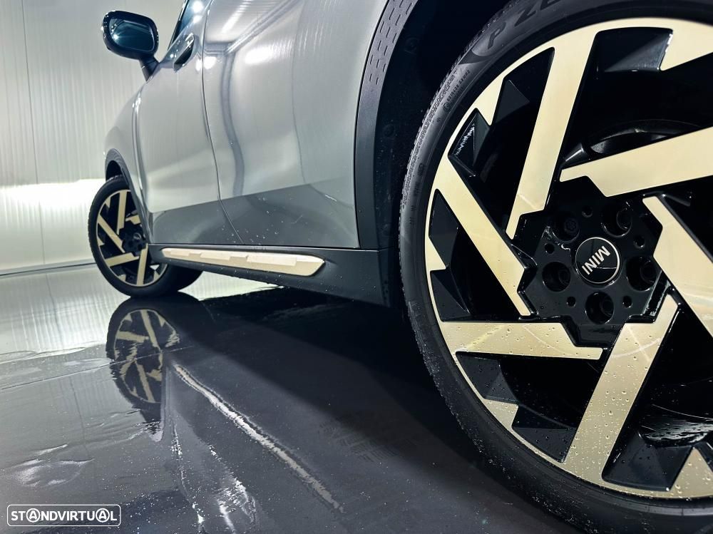 MINI Countryman E Favoured - 8