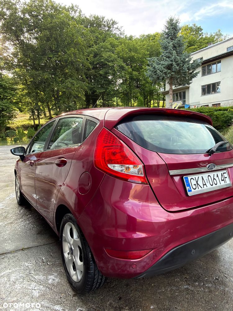 Ford Fiesta 2010 photo 3