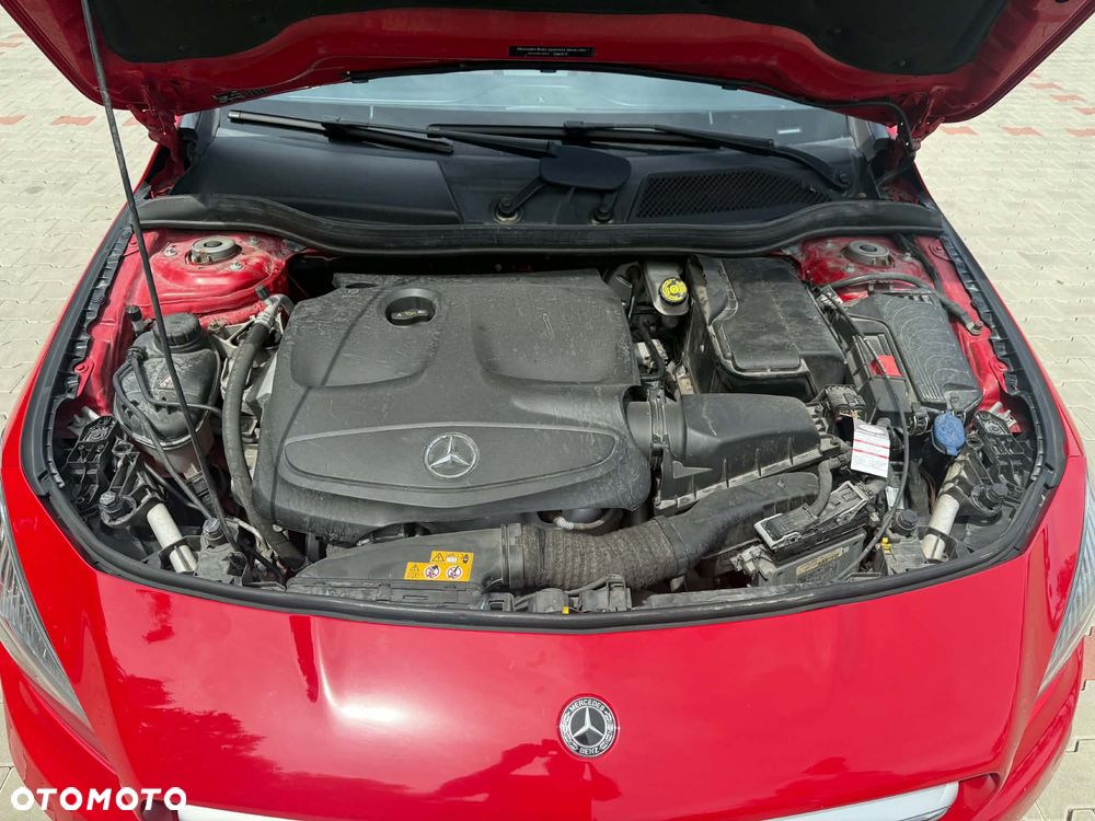 Mercedes-Benz CLA 250 7G-DCT - 10