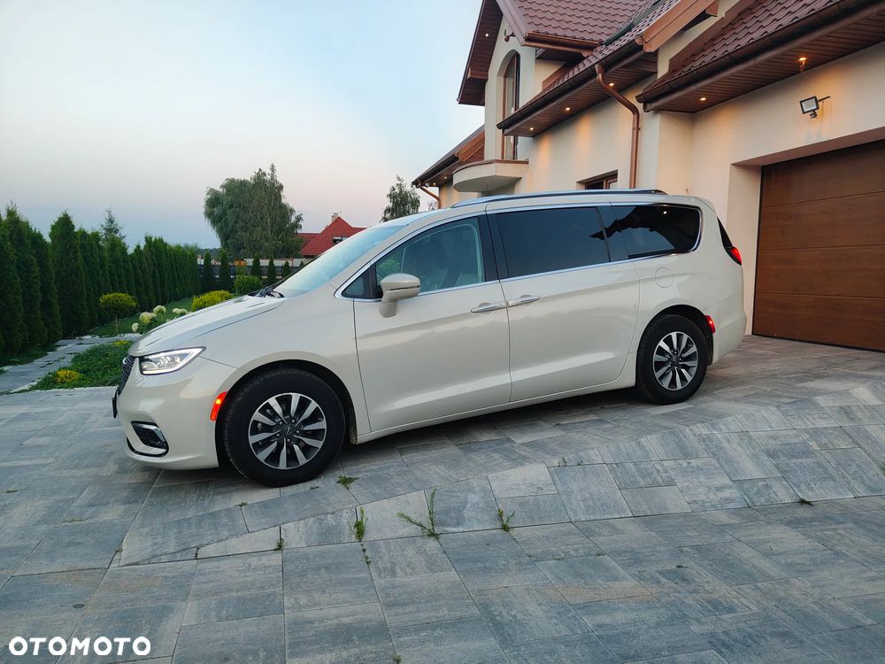 Chrysler Pacifica - 4
