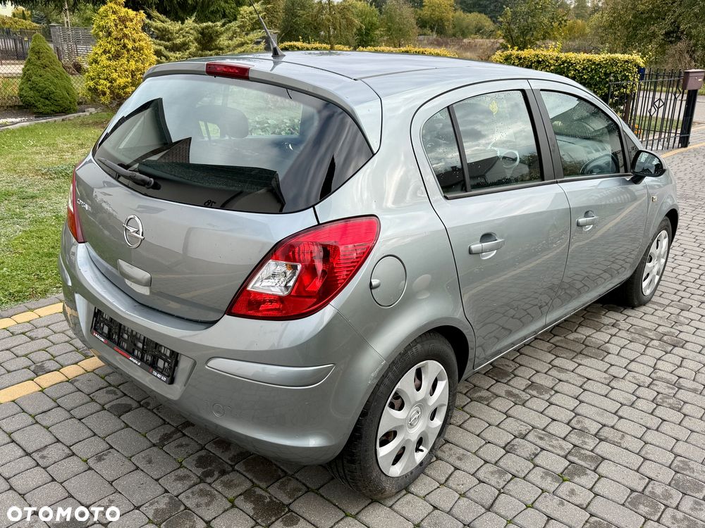 Opel Corsa 1.2 16V - 11