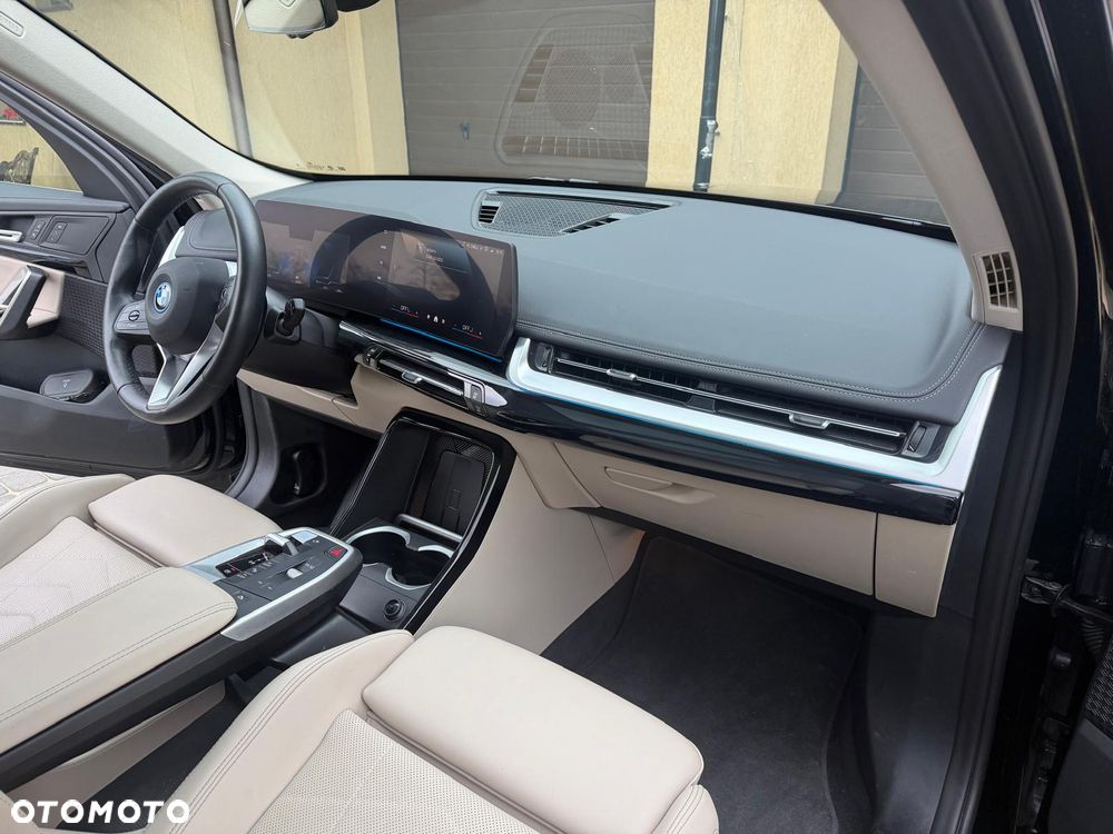 BMW iX1 eDrive20 66.5kWh - 8