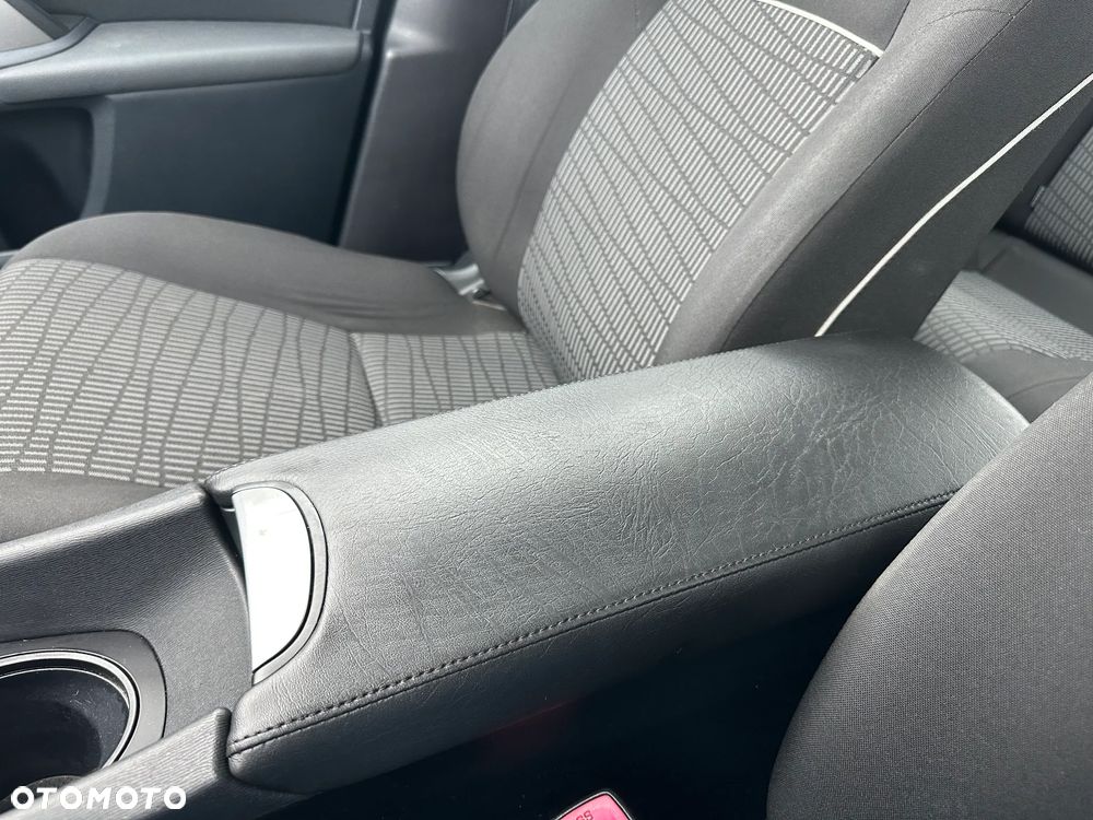 Toyota Avensis 2.0 D-4D Active - 13