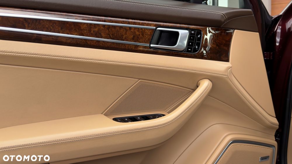 Porsche Panamera 4S - 18
