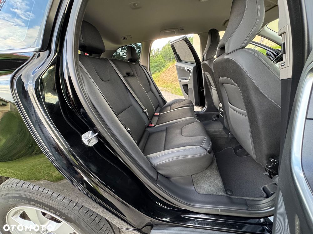 Volvo XC 60 D4 Momentum - 32
