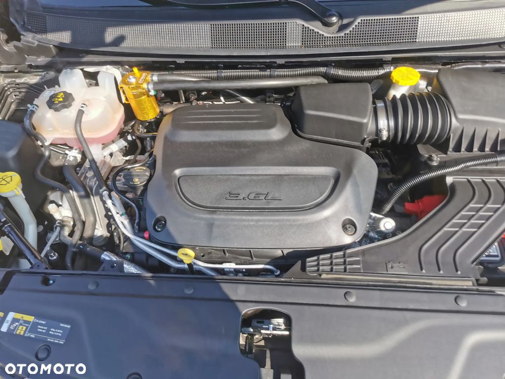 Chrysler Pacifica - 11
