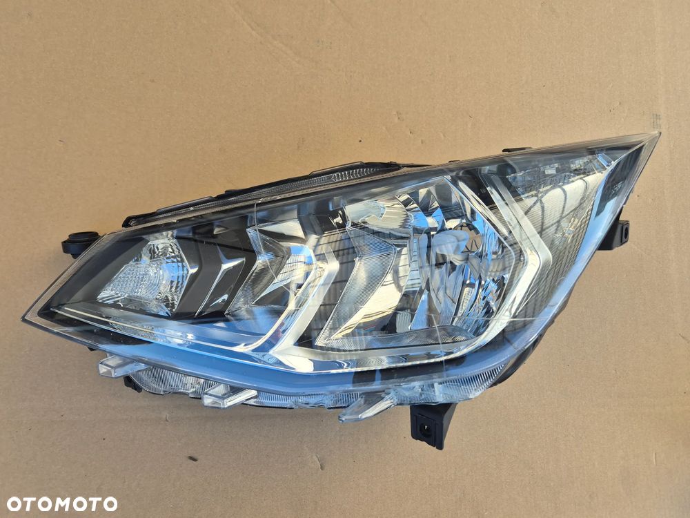 Seat Ibiza V 2017-2020 lampa lewa.Zwykła.Valeo - 4