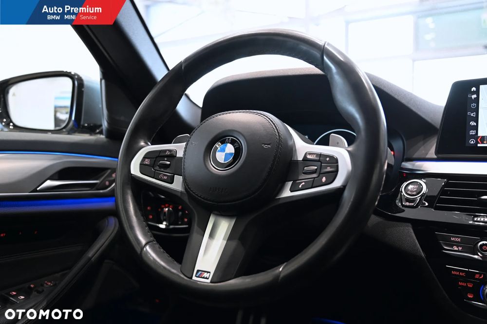 BMW Seria 5 540i xDrive - 16