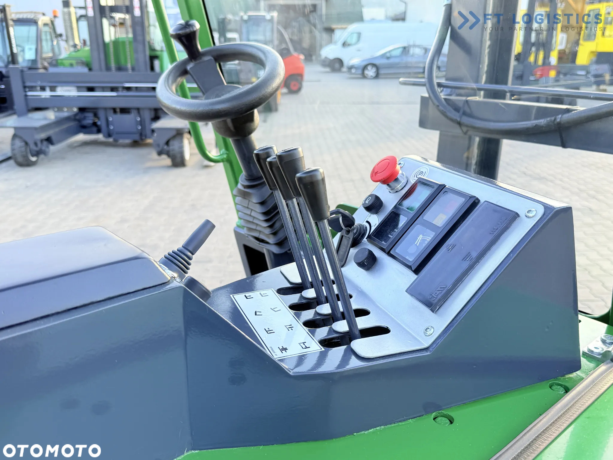 Combilift C2500CB / TRIPLEX / 5500MM / WOLNY SKOK / DIESEL / JEDYNIE 3768MTH / POZYCJONER / PRZESUW BOCZNY / NOWE OPONY / JAK NOWY / Szeroka oferta wózków czterokierunkowych i bocznych, dopasowanych do różnorodnych potrzeb i zastosowań. - 31